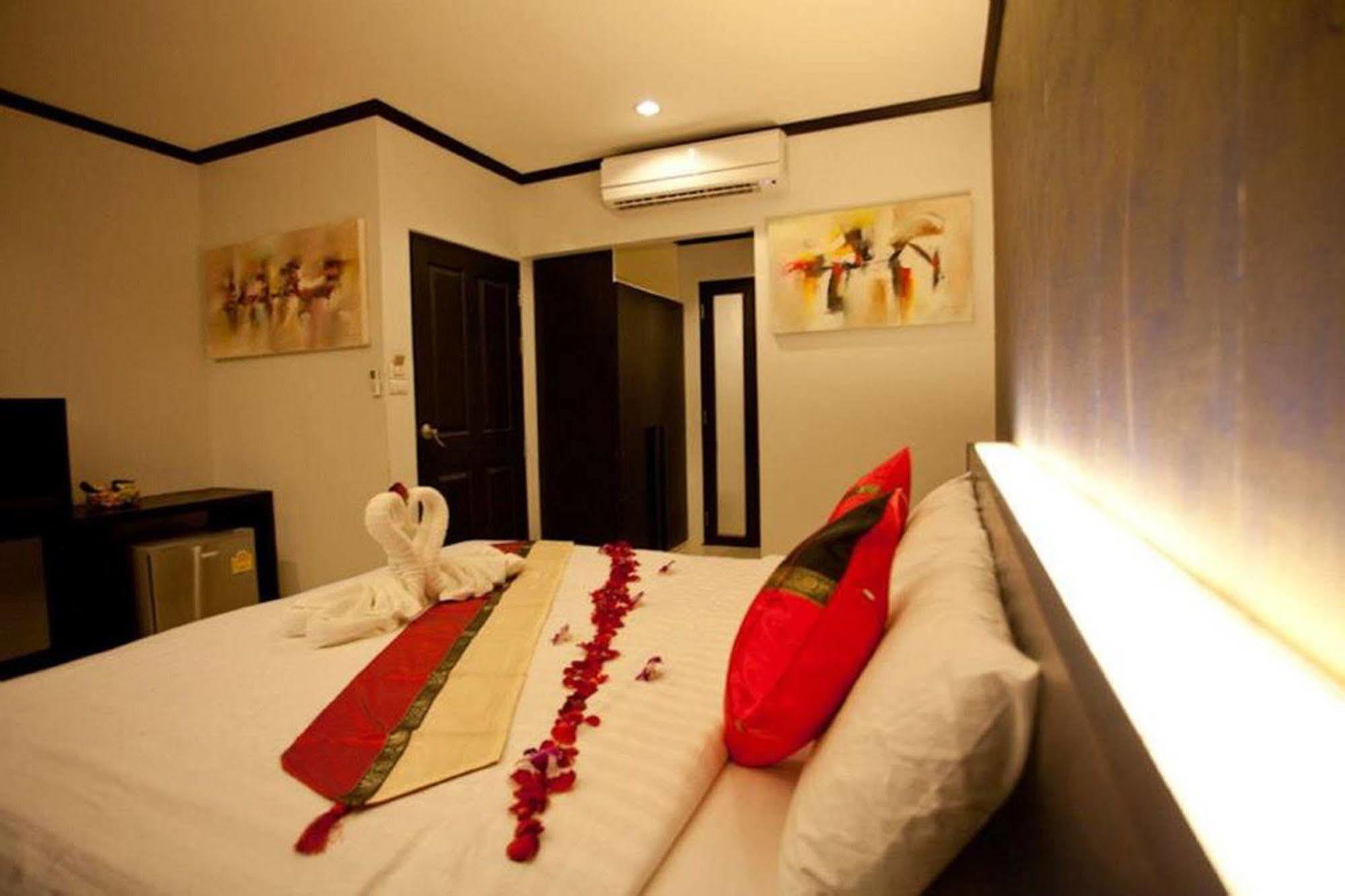 Kata Green Beach Hotel 外观 照片