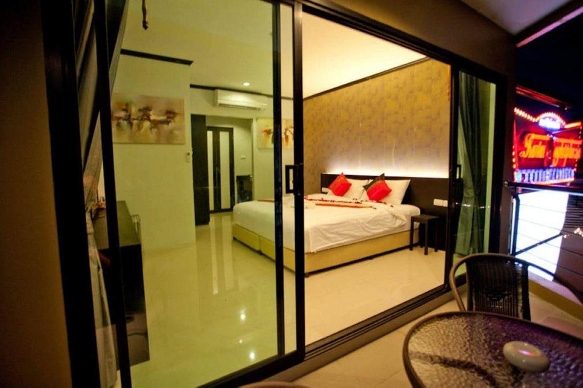 Kata Green Beach Hotel 外观 照片